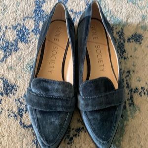 Sole Society 8.5 size blue flats.